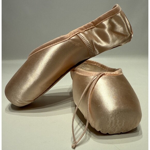 Suffolk Signet Pointe Ballet Shoes NEW 5 XX Light Shank England  US 7 NEW - Picture 1 of 10